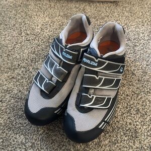 Pearl iZUMi cycling shoes